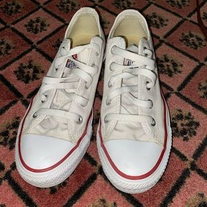 Low top white converse